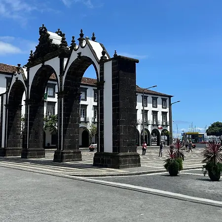 Lägenhet Azor International I