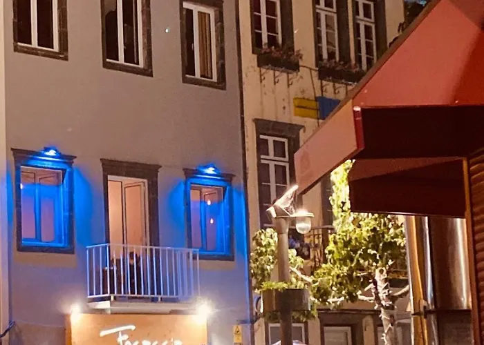 דירה Azor International I *