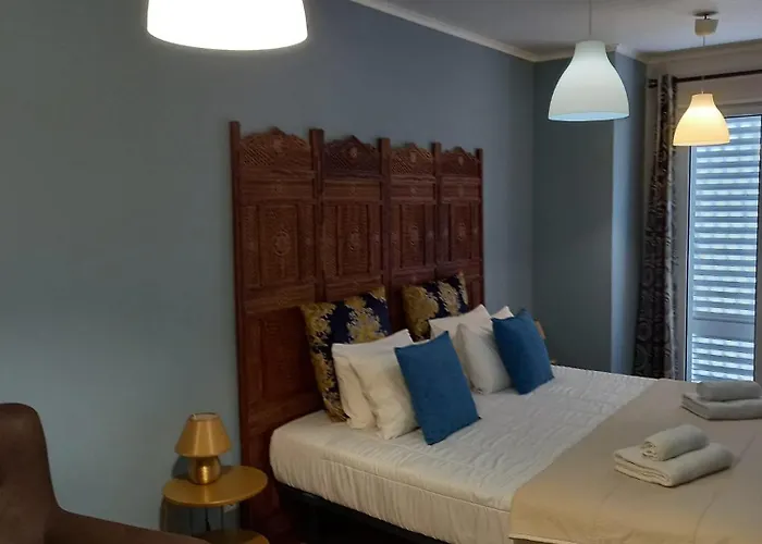 Azor International I דירה