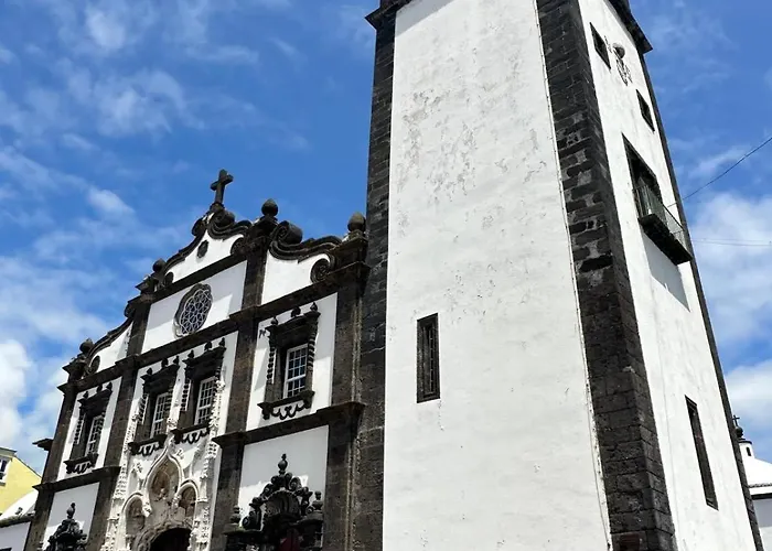 דירה Azor International I *