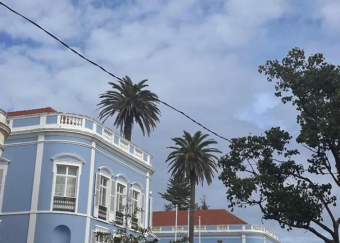 Azor International I דירה