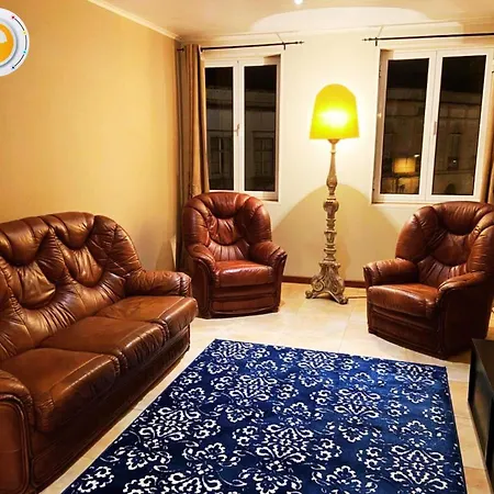 Apartment Azor International I